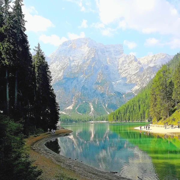 Walking path along the eastern shore of Lago di Braies